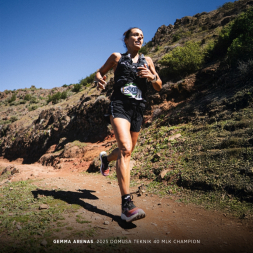 CAMISETA TIRANTES MARATHON II NEGRO