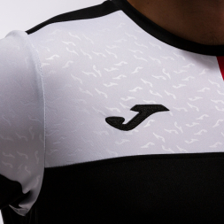 CAMISETA MANGA CORTA CREW V NEGRO ROJO